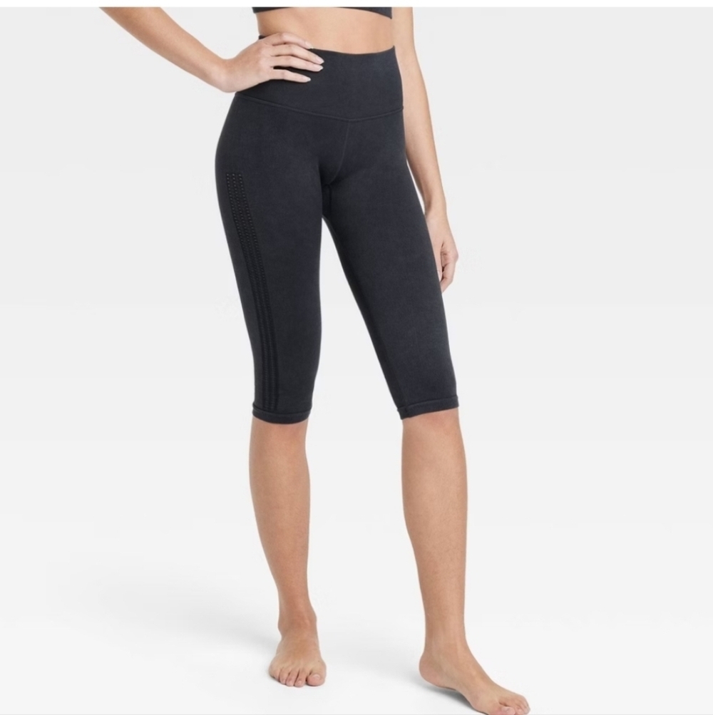 JoyLab Seamless Capri Short Black High Rise Leggings Size S